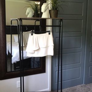 Forever 21 cream ruffle mini skirt size Medium NWT